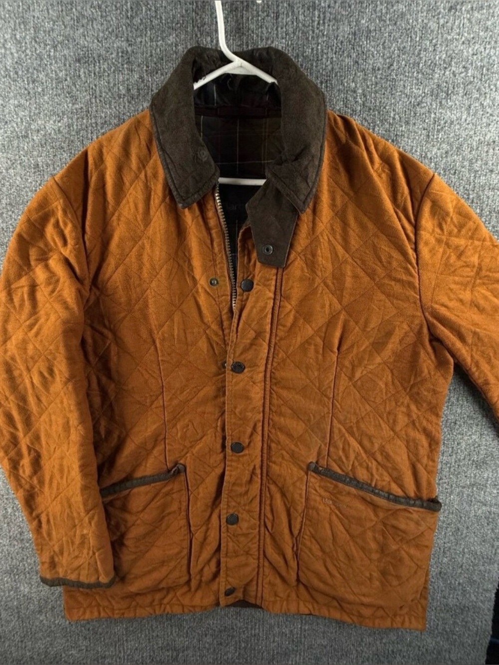 Barbour D85 Equestrian Quilt
Waxed Jacket Quilted Men Cotton
Polyester Orange